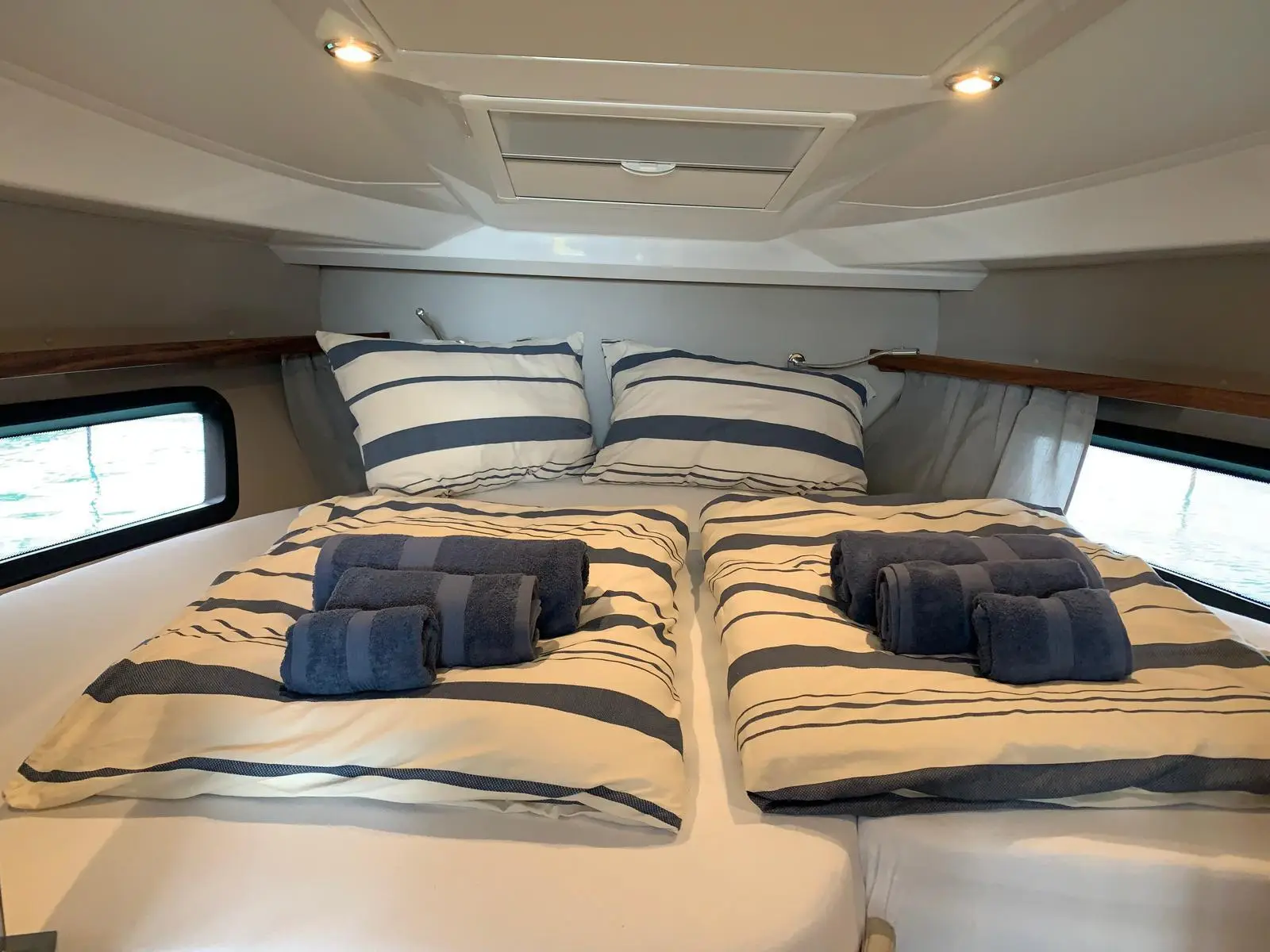 OHANA, main cabin