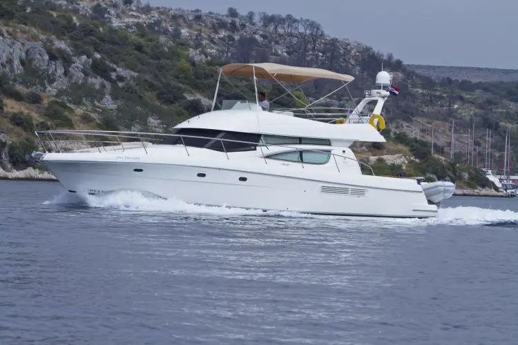Day Dreamer , Prestige 46 Fly