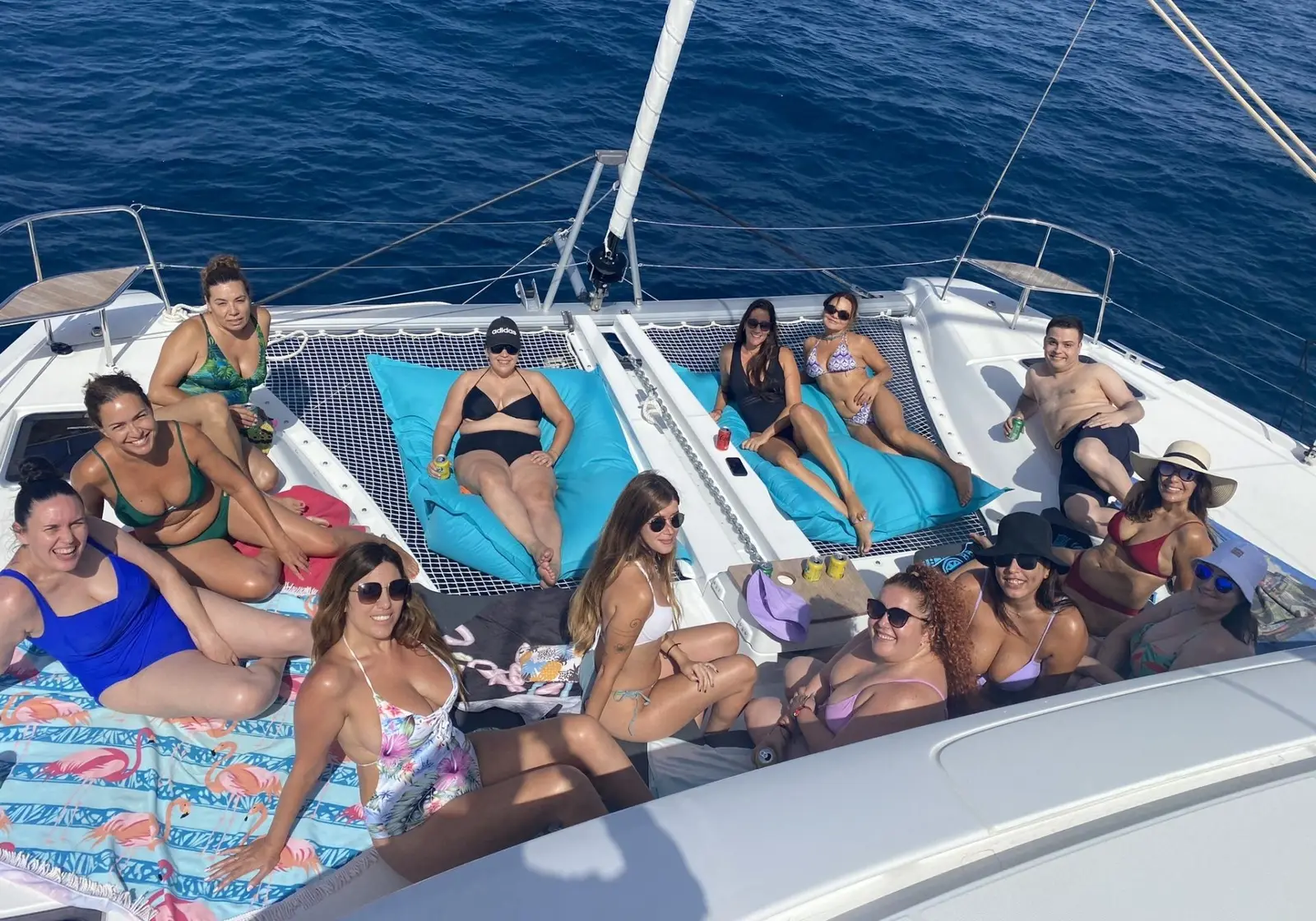 Keep Sailing V, Main image