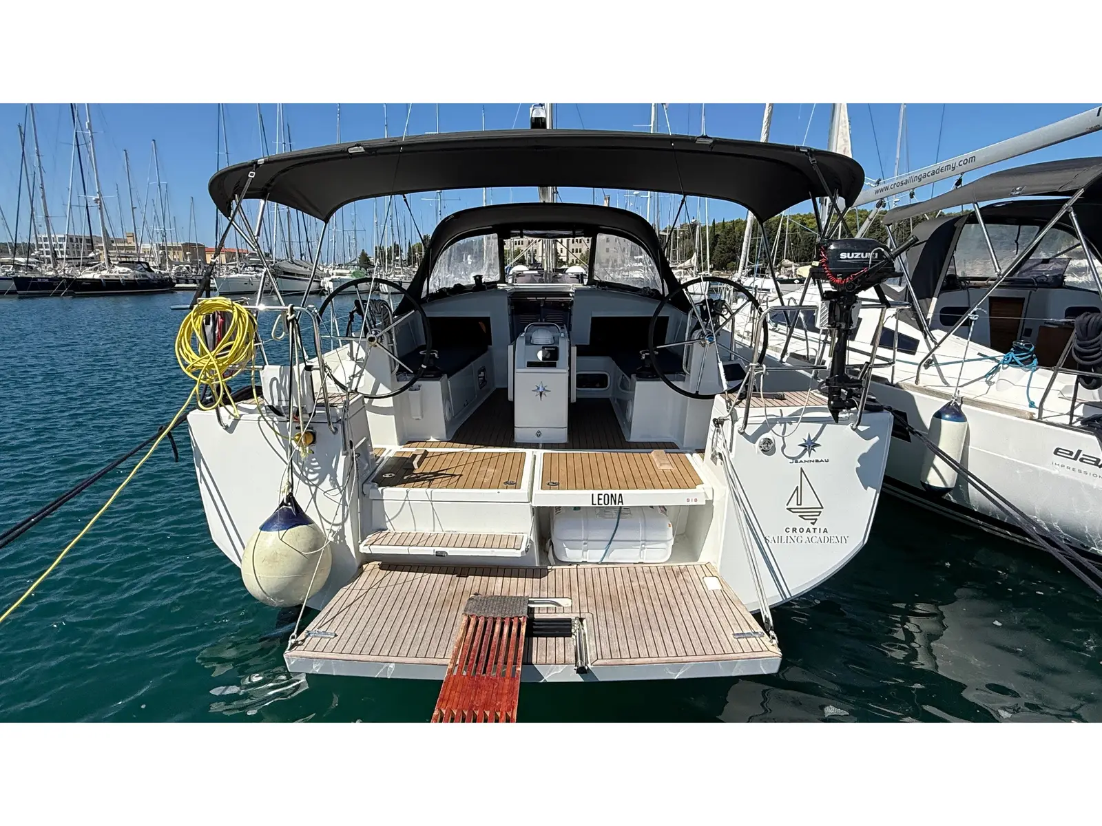 LEONA, Sun Odyssey 440