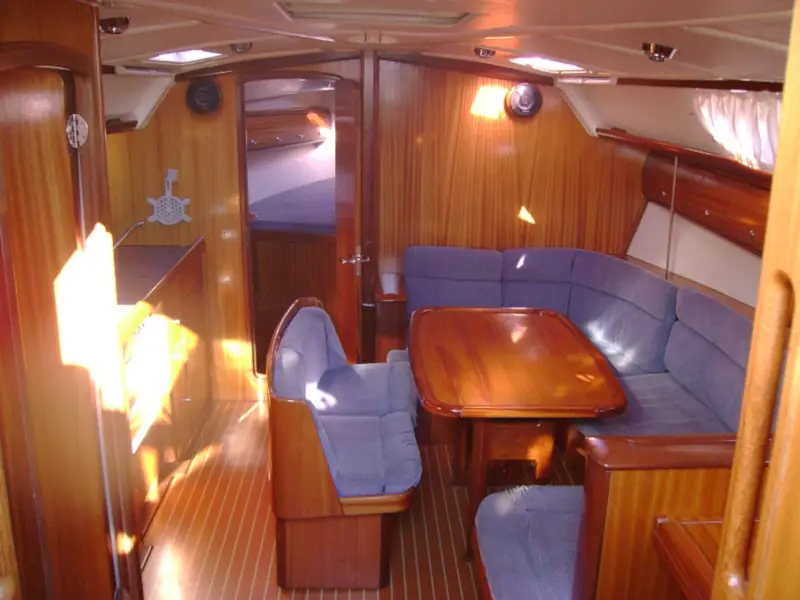 SEAGOLL, Interior image