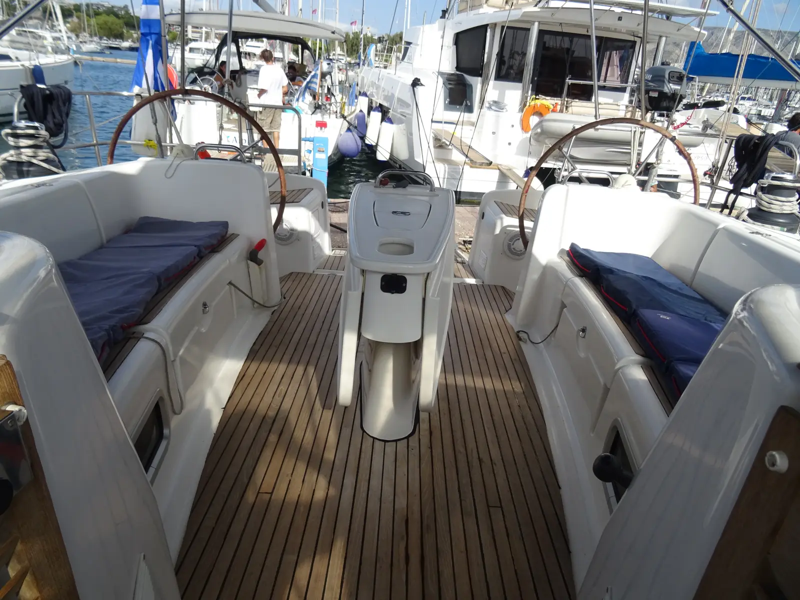 Galaxy/Refitted 2016, Outside Area