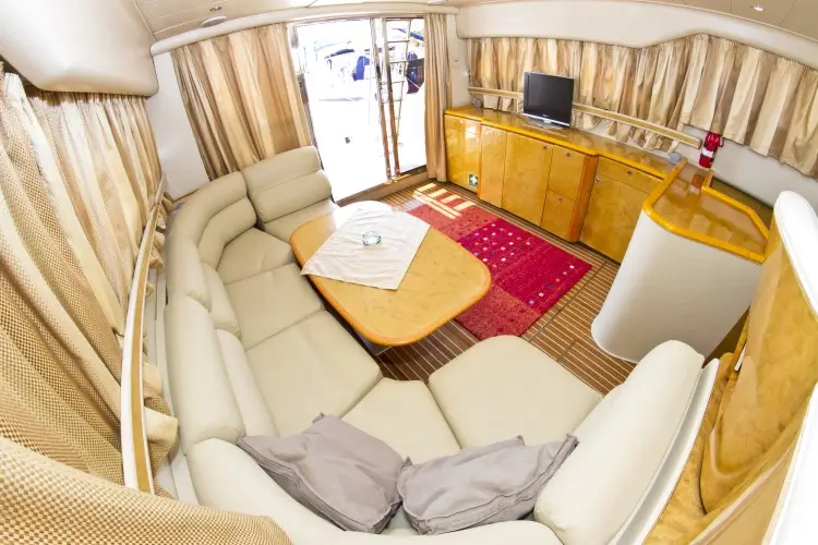 Antares II, Interior image