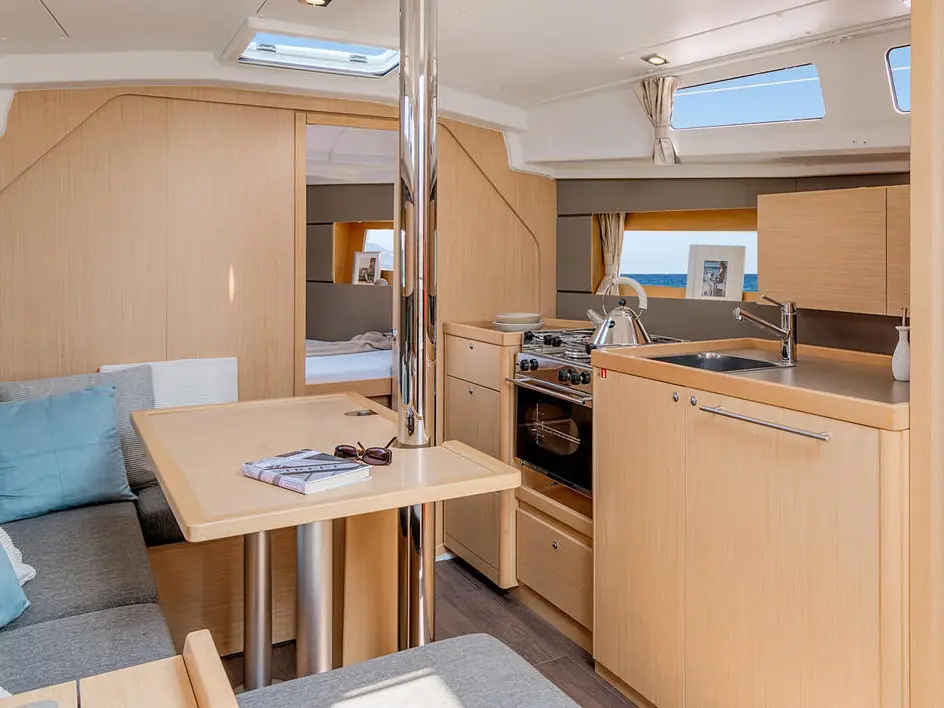 Zomer, Interior image