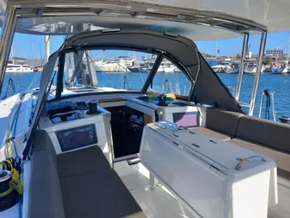 Faidra, Interior image