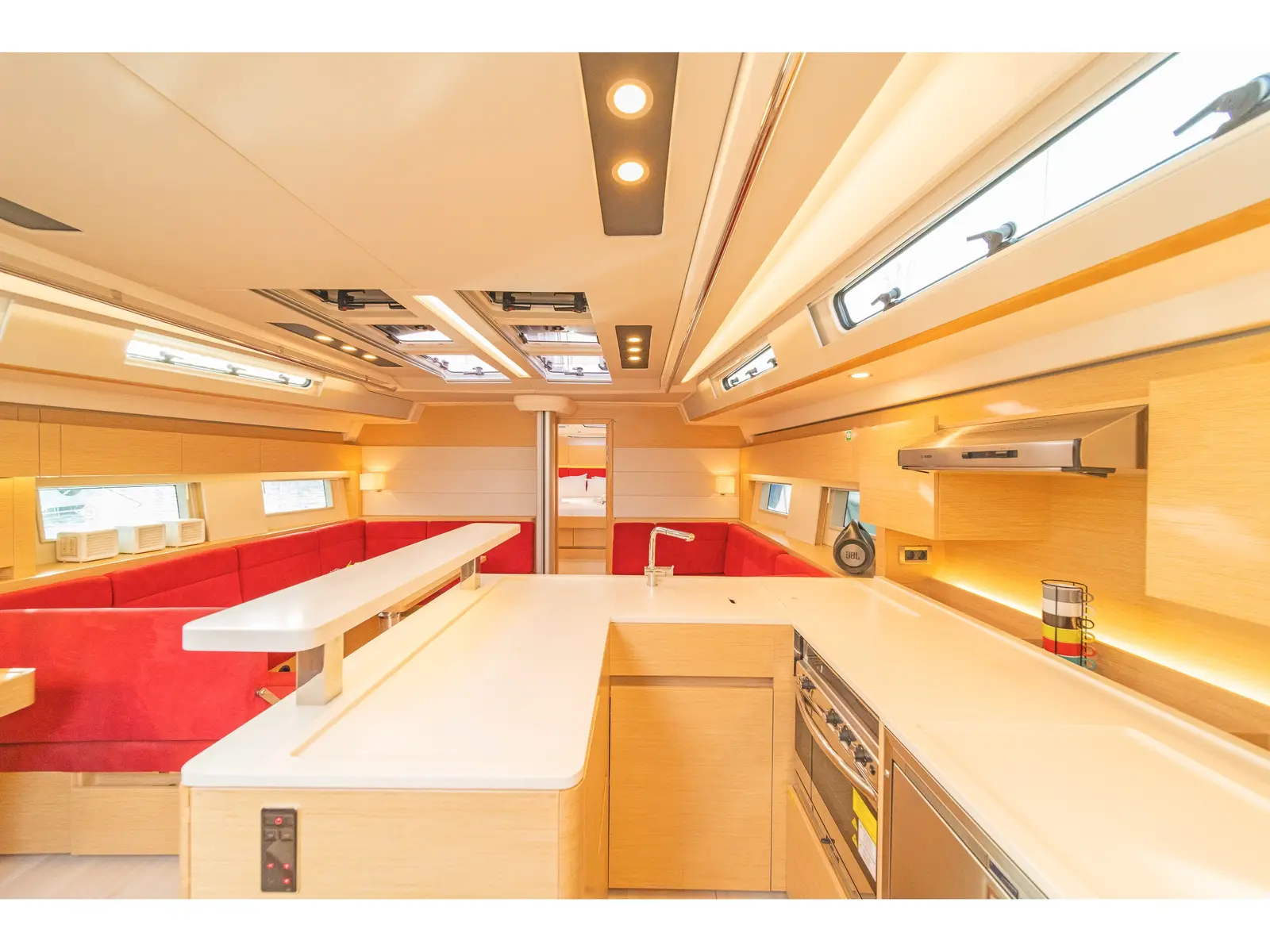 Amadea (ONLY SKIPPERED), Interior image