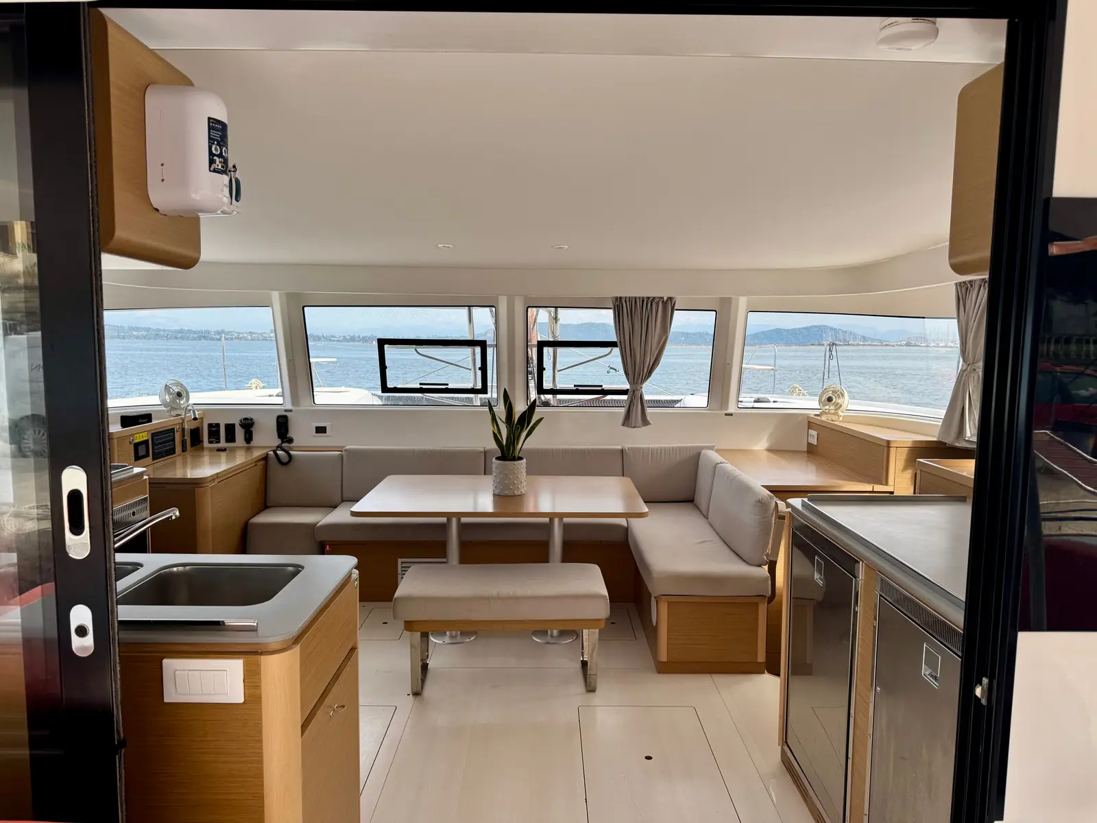 LAS OLAS, Interior image