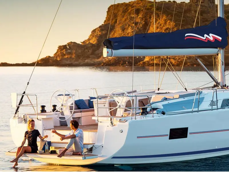 Moorings 46.4 Club, Main image