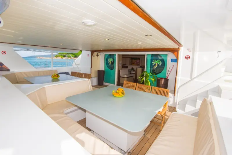 Cabin G12, Outside Area