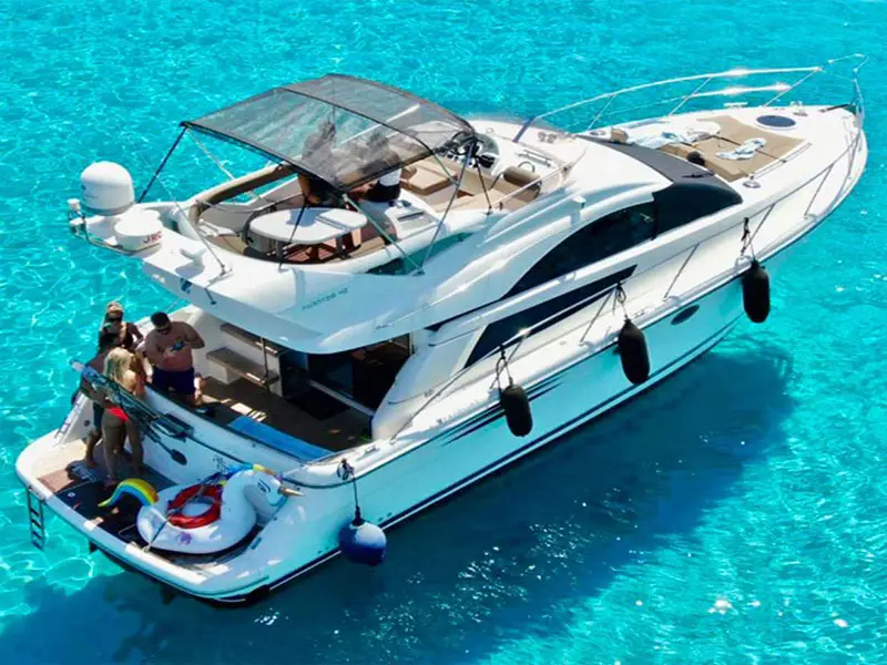 Fairline, Main image