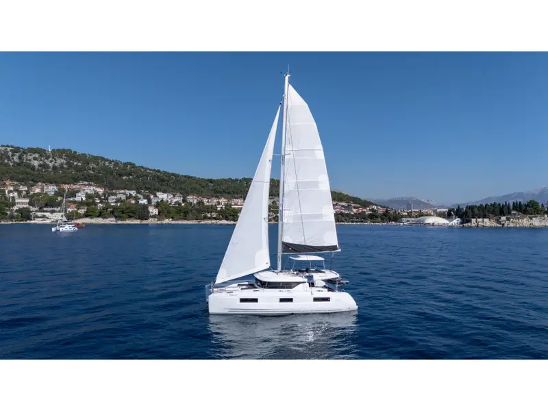 AURA, Lagoon 46