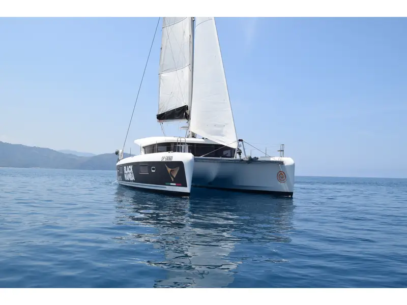 Claudia, Lagoon 42