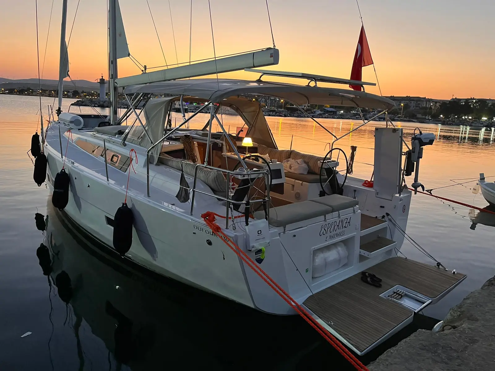 Esperanza, Dufour 430
