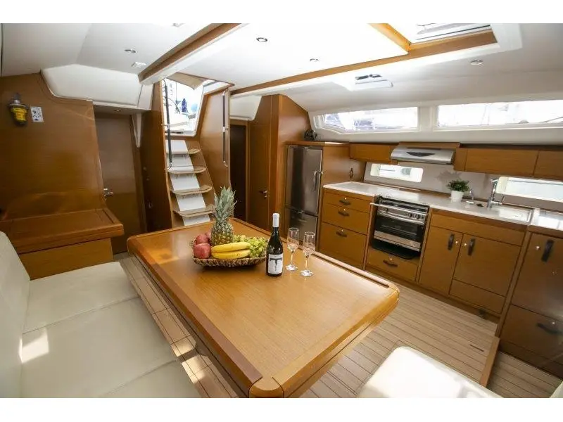 CELENA IV, Interior image