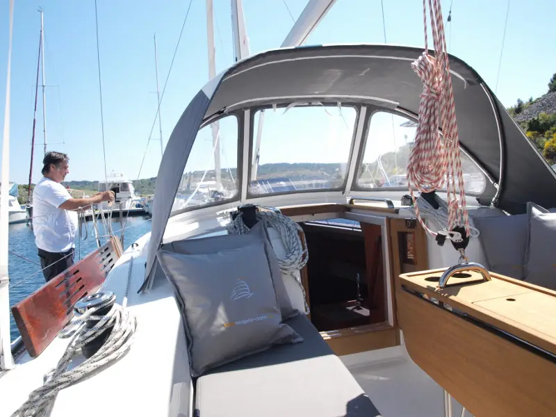 Sea Lion, exterior