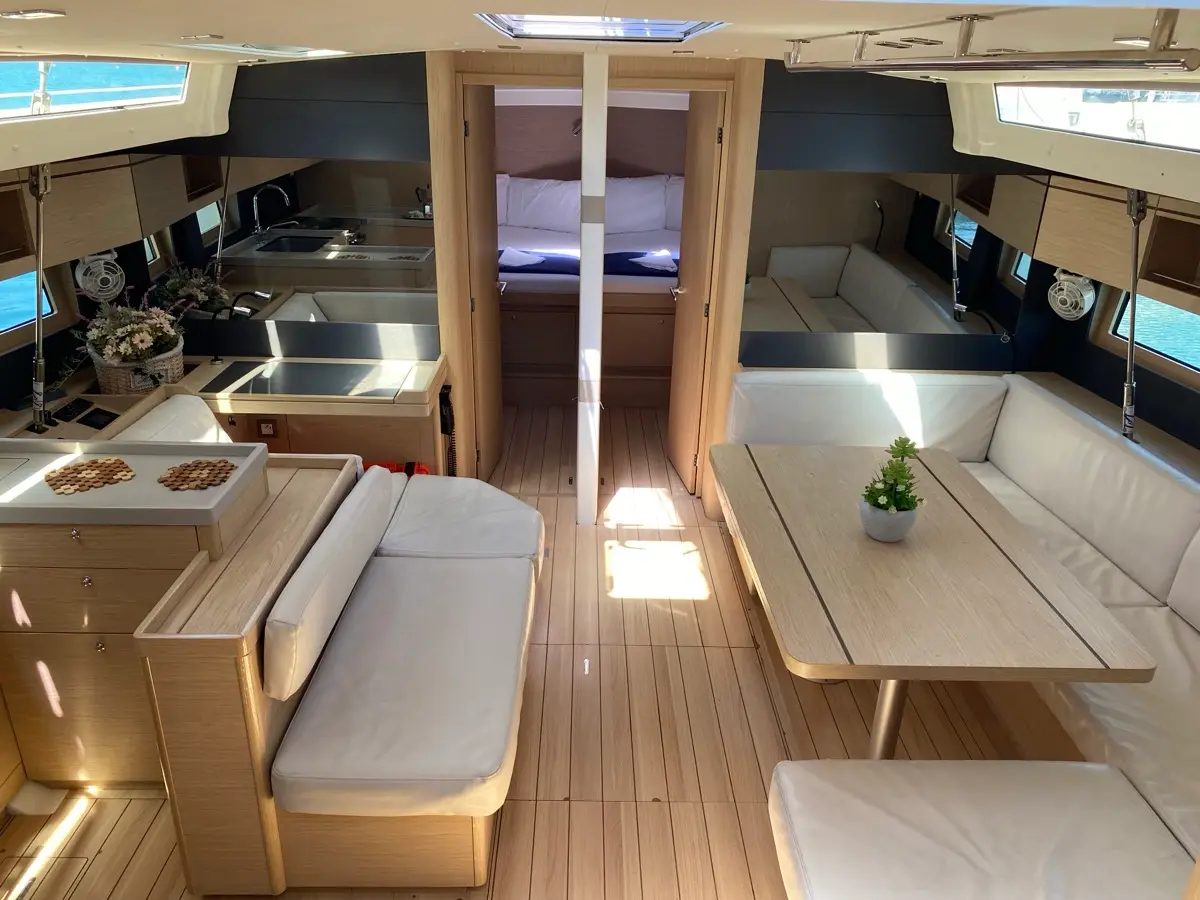 Aldebaran, Interior image