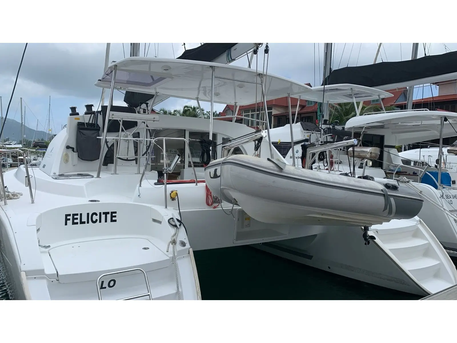 Felicite, Lagoon 380