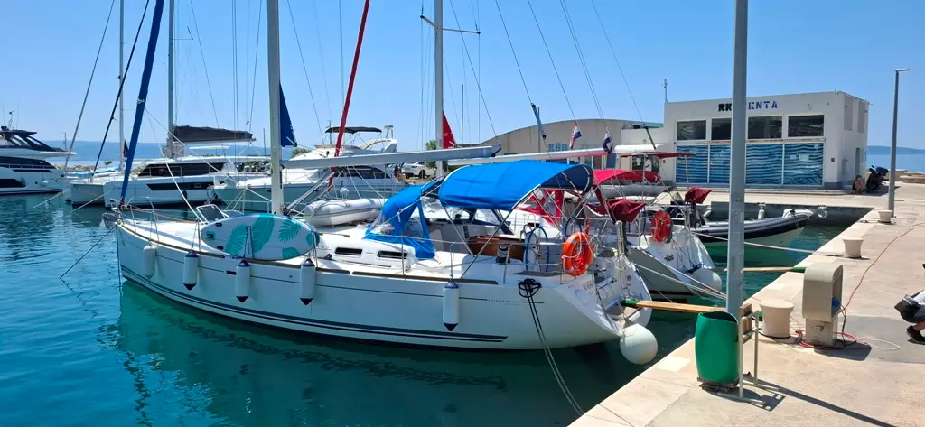 Hauraki (refit: 2025, new engine and solar panels), Foto 10