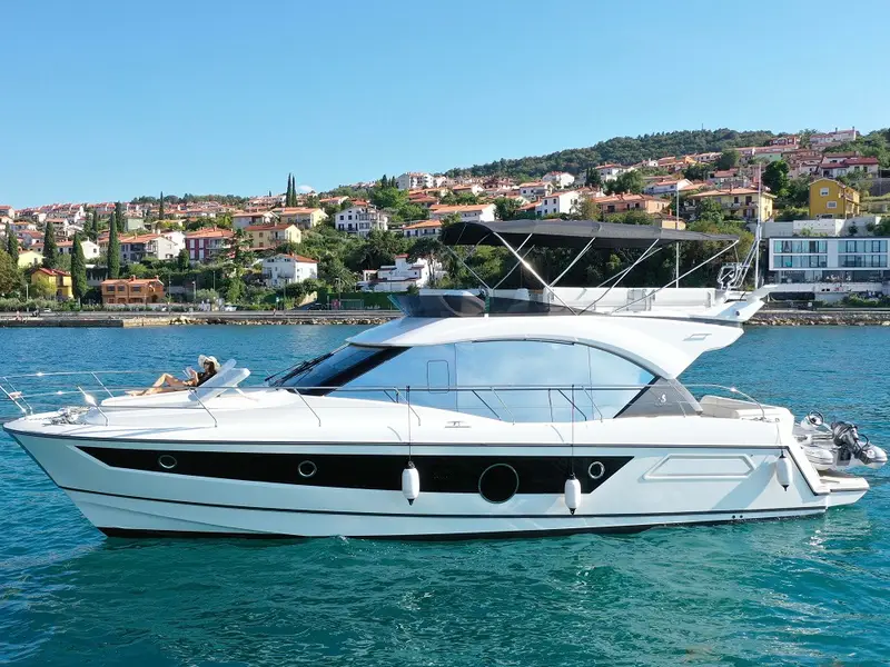 Nora, Monte Carlo 52