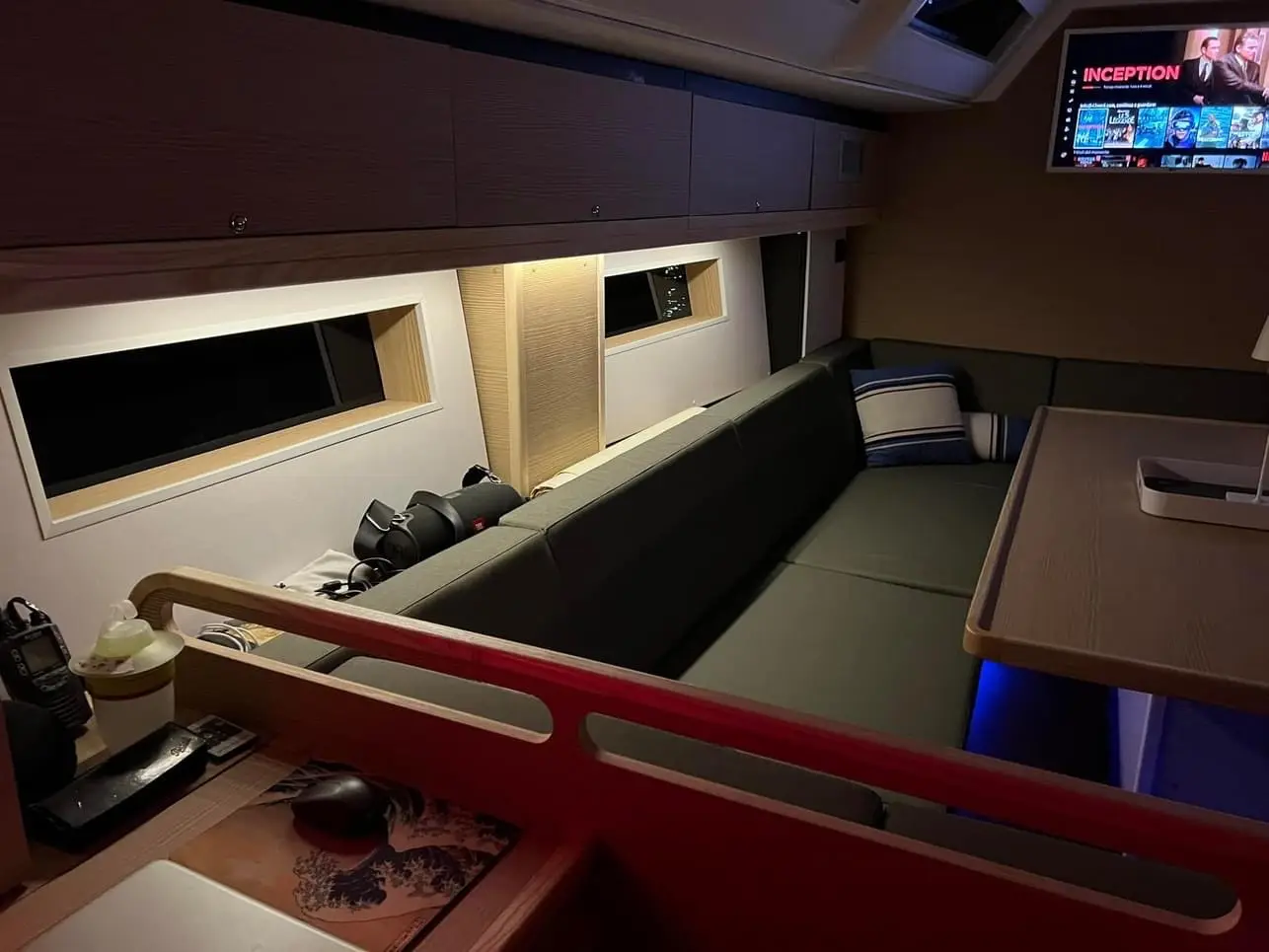 Aurora Blu, interior
