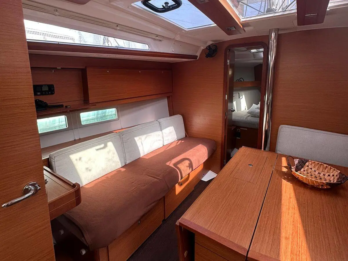 INO, Interior image