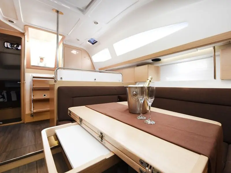 Vili - new sails 2021., interior