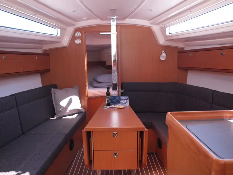 Sea Lion, Interior image