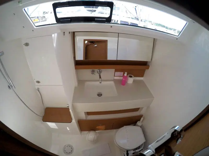 Adelante, Dufour 470