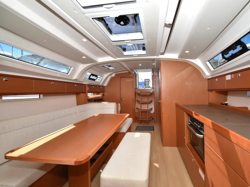 NIXIE, Interior image