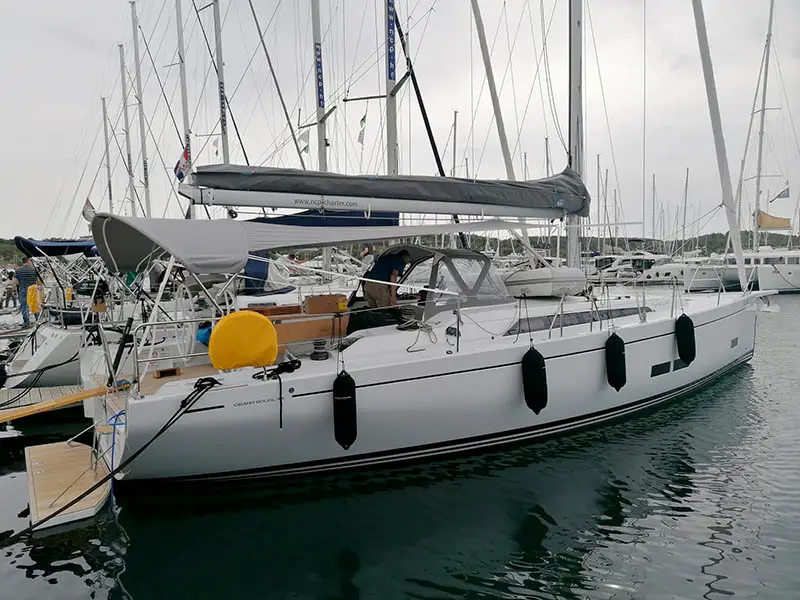 Sportski Vuk 44, Grand Soleil 44