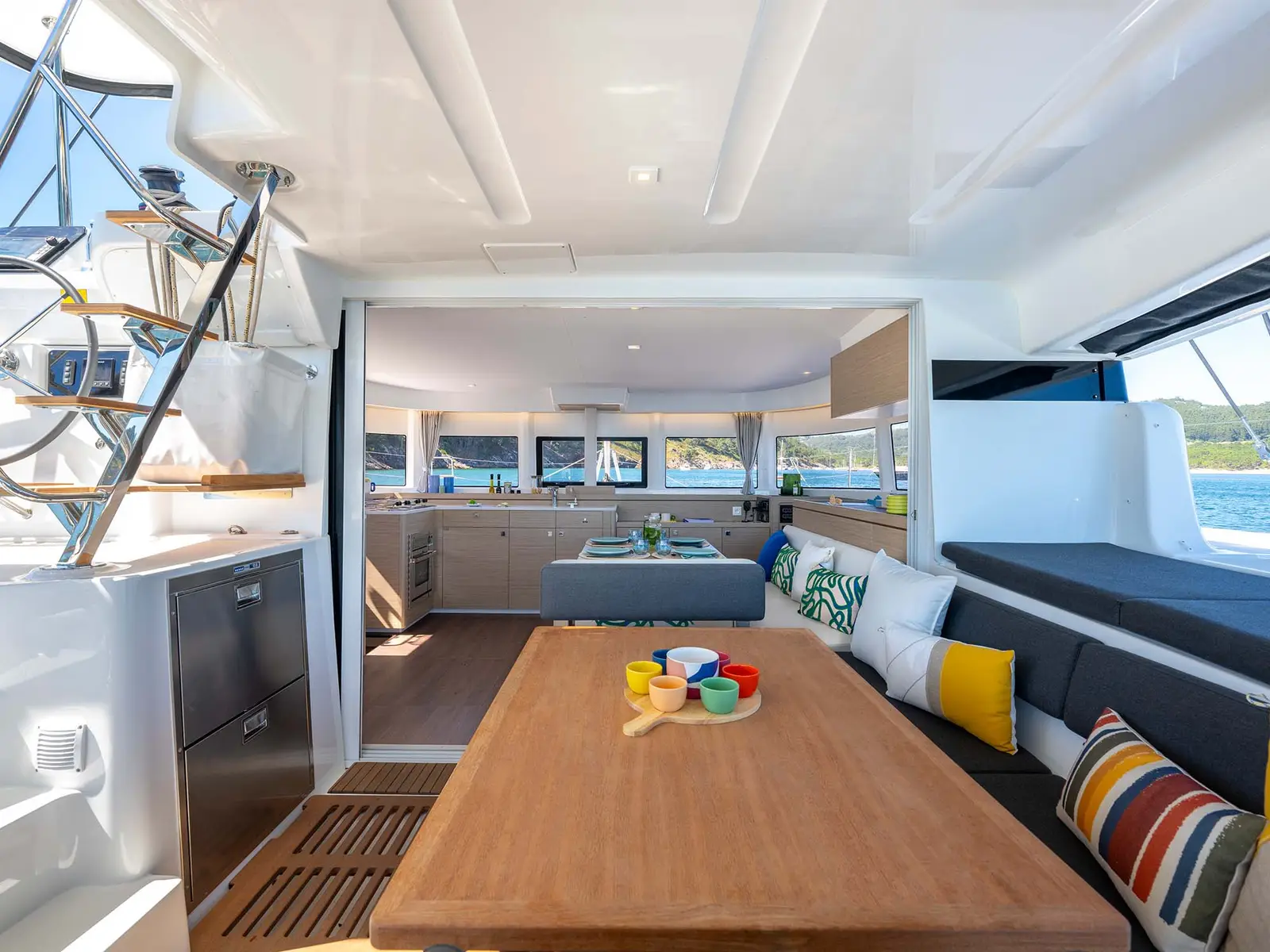 ALLO, Interior image