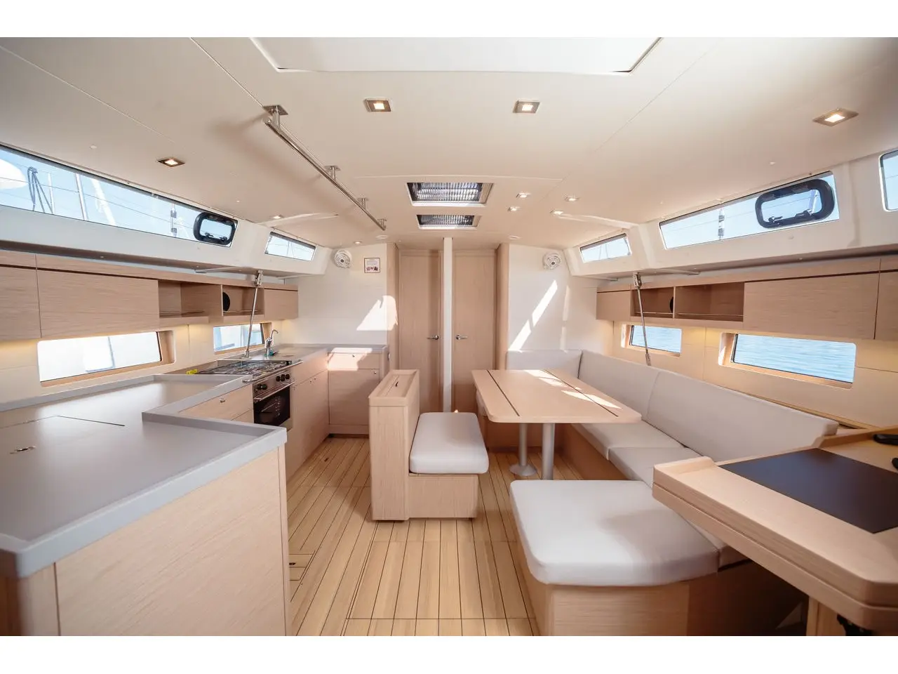 Utopia, Interior image