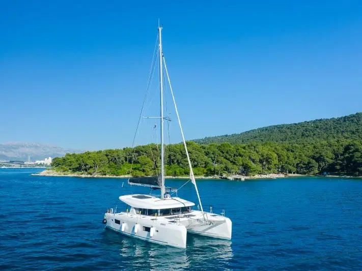 Ladesta, Lagoon 42