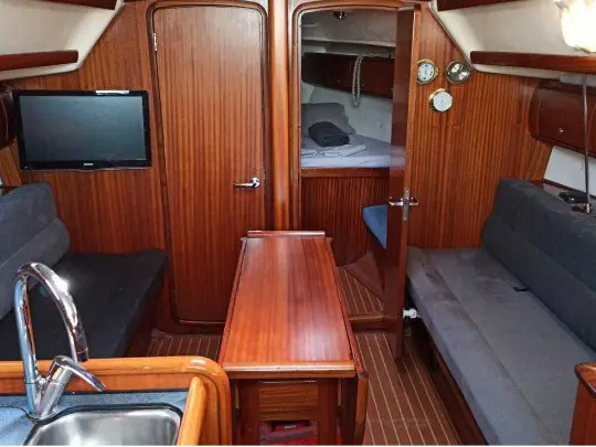 Altair, Interior image