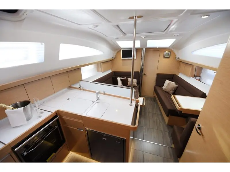 Vili - new sails 2021., interior