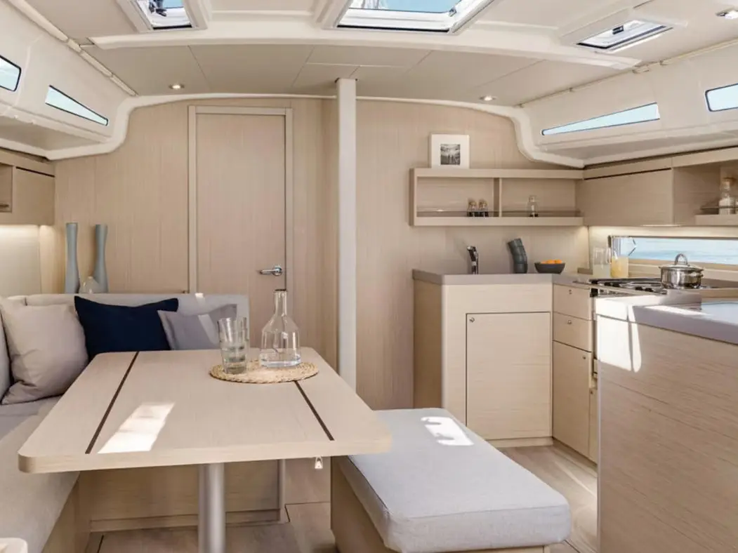 Sunsail 42 Premium, Interior image