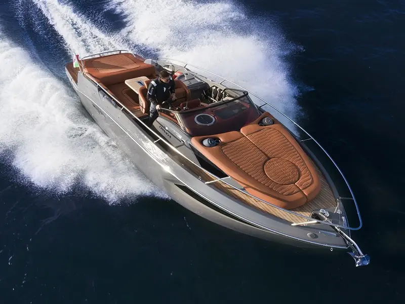 Aurora, Cranchi E30 Endurance