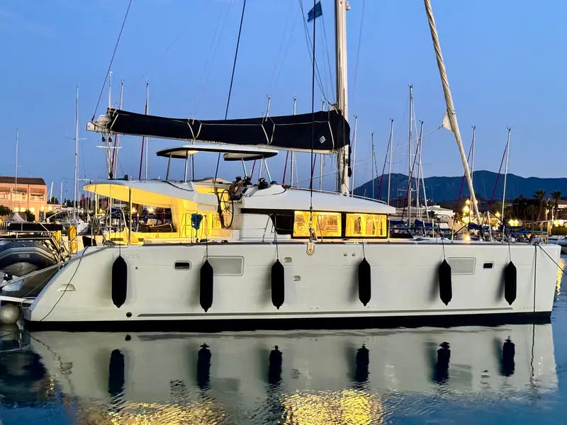 Salty Love, Lagoon 450 Sport