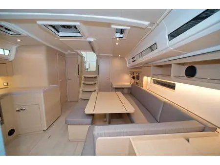 Okeanos, Interior image