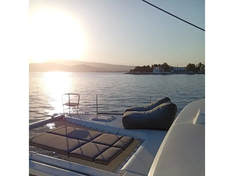 Seaker, Lagoon 400 S2