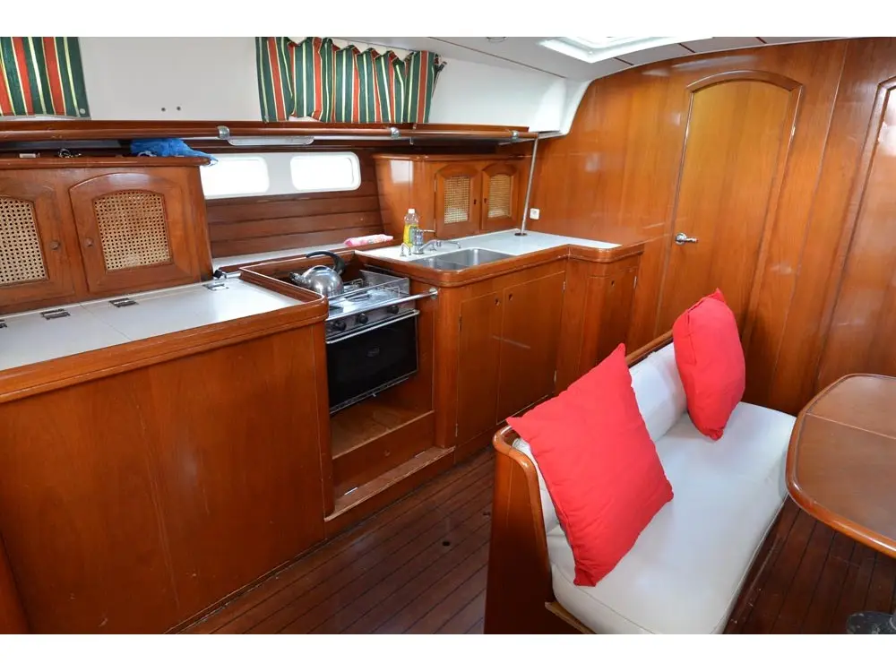AF-O461, Interior image