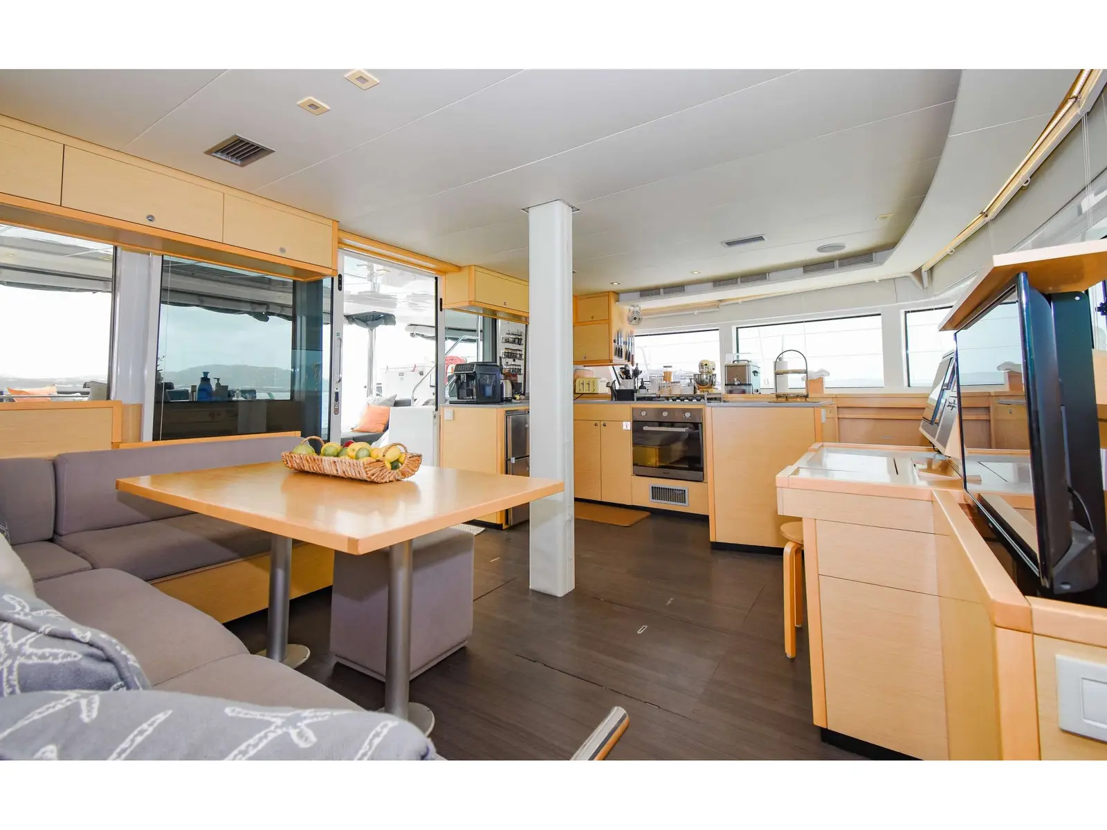 Qui Cherie, Interior image
