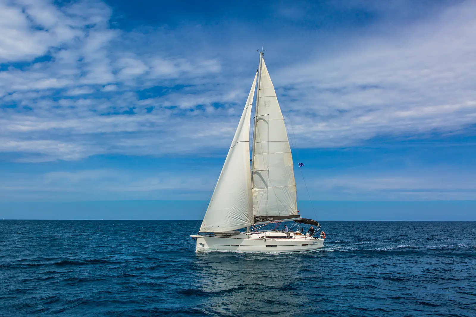 Discovery Planet, Dufour 460 Grand Large