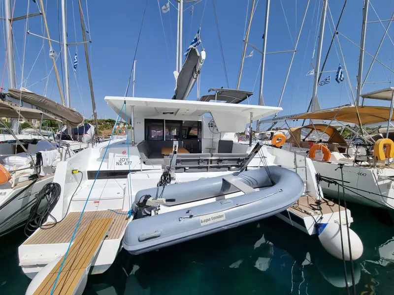 Joy, Isla 40