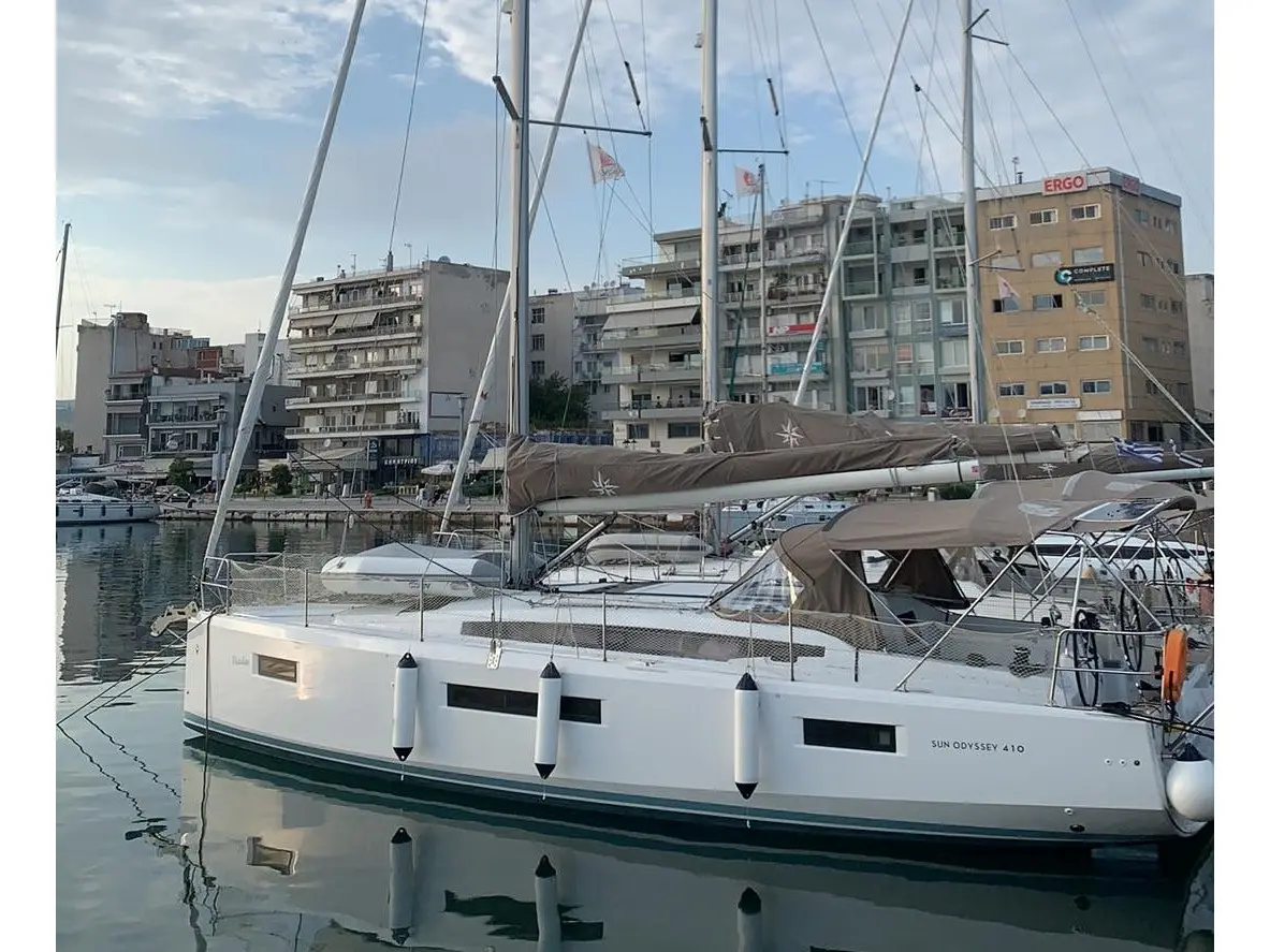 Iliada, Main image