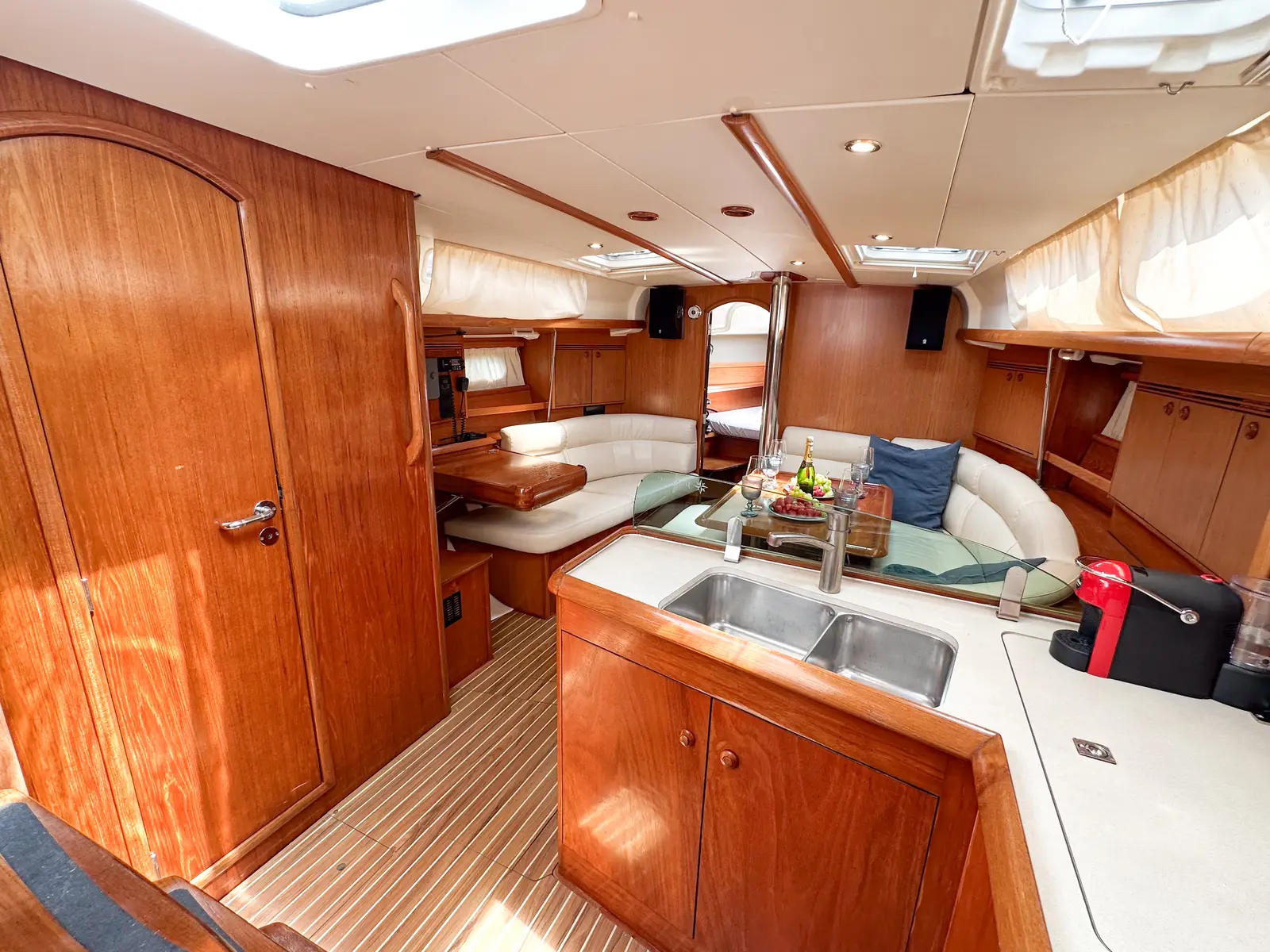 Azure, Interior image