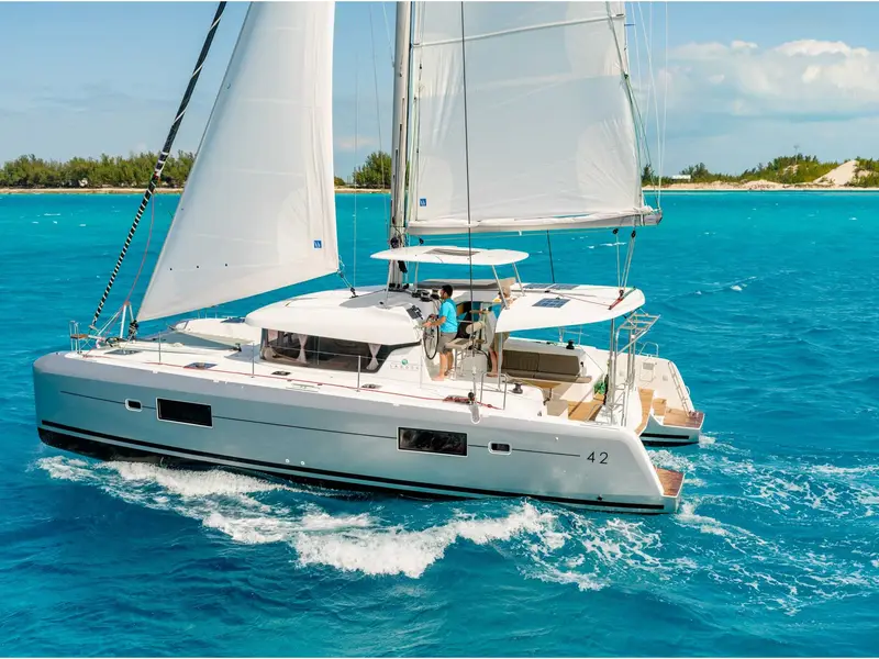 AF-L42, Lagoon 42