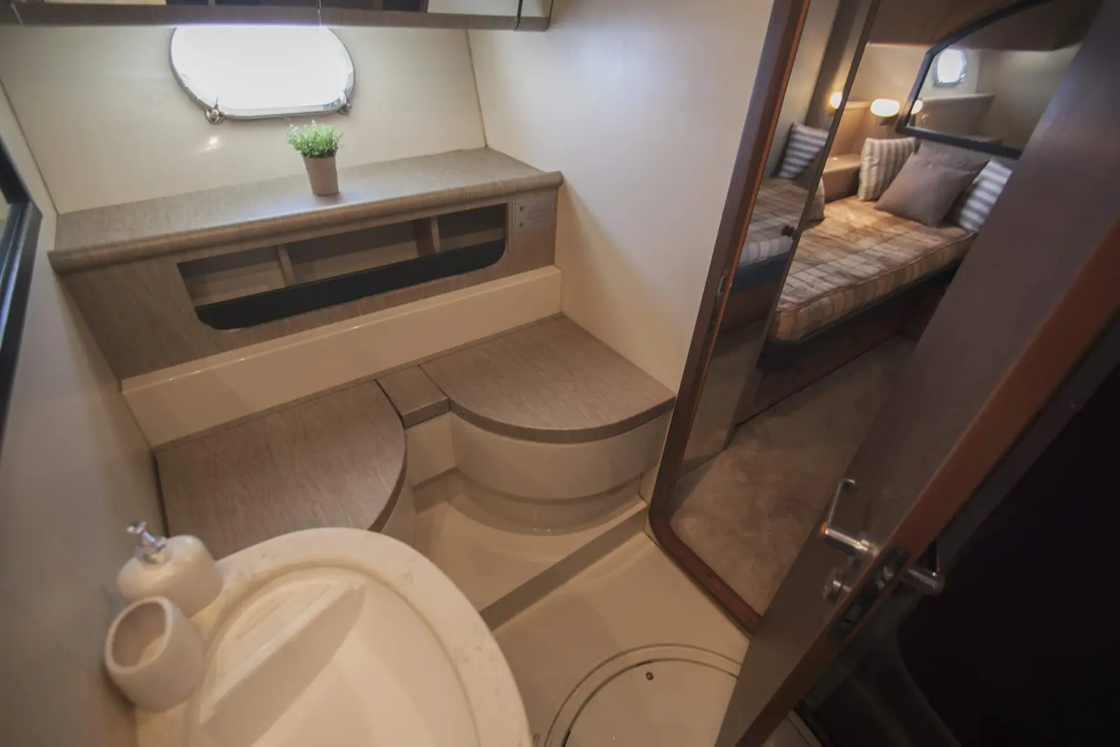 Ferretti, Foto 7