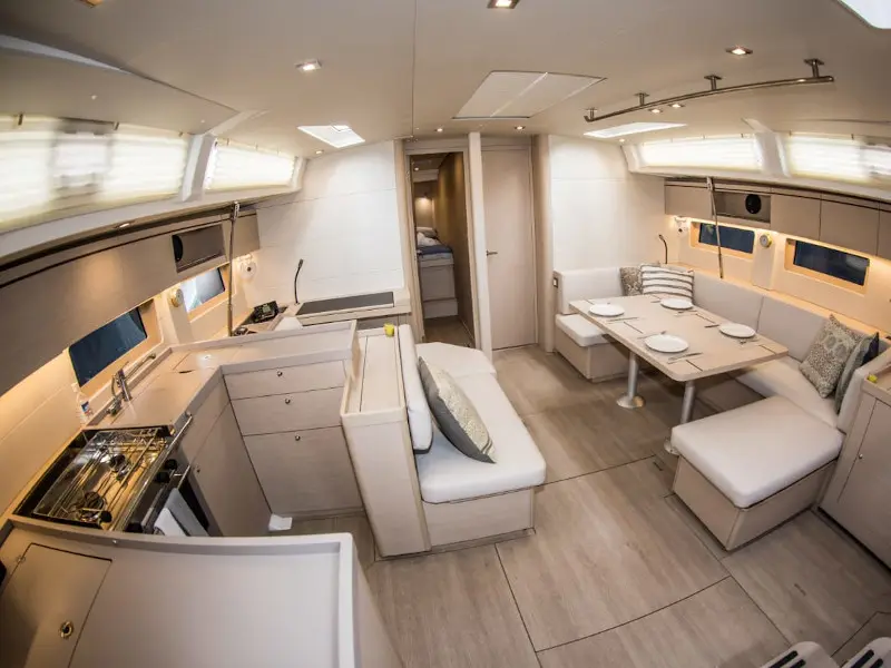 NIREAS, Interior image
