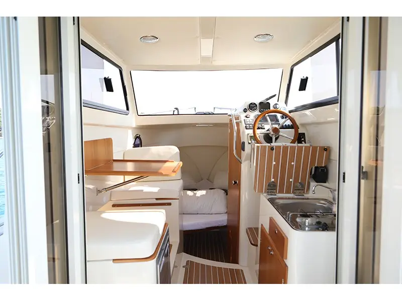 H2, Interior image